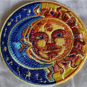 SUN AND MOON CIRCULAR PATCH/ÀPPLIQUE Celestial Moon Stars Theme EMBROIDERED